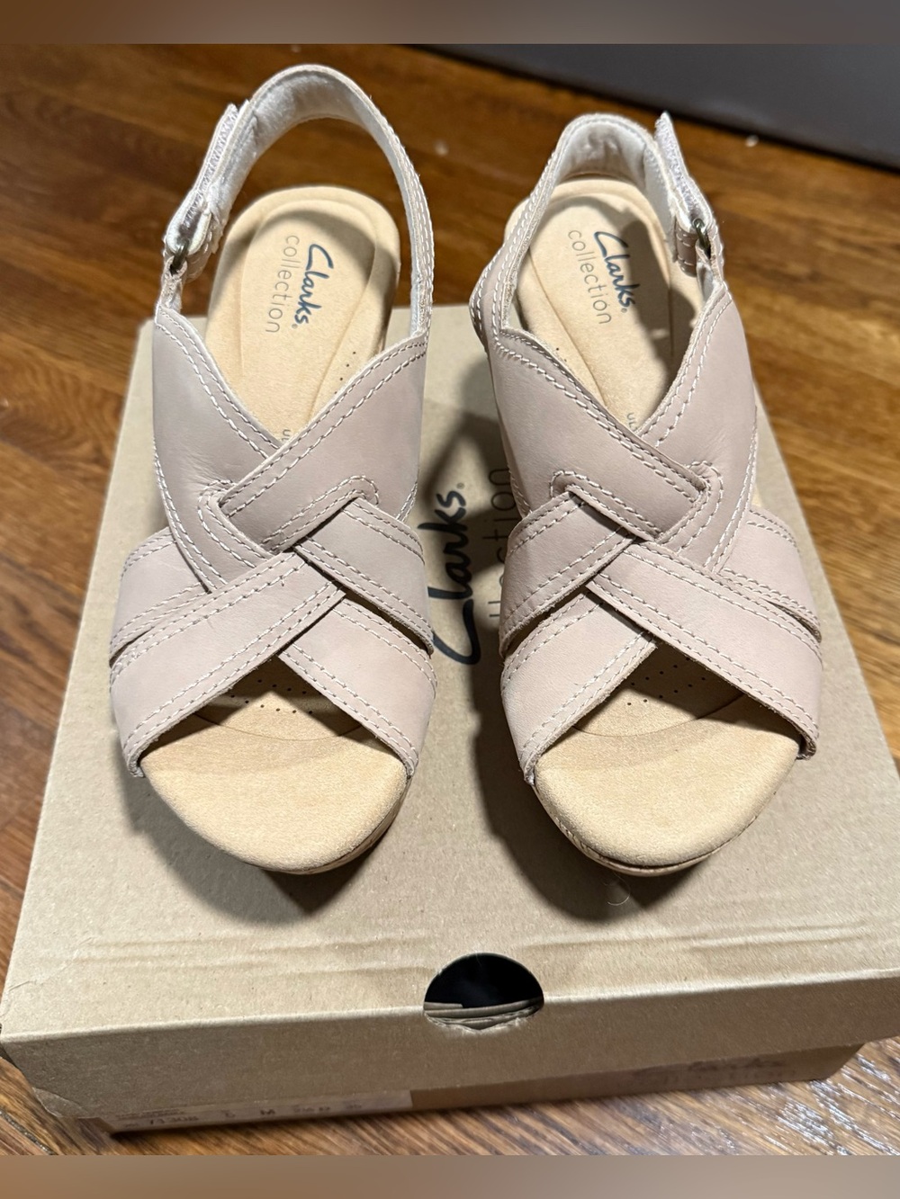 NEW Clark’s Rose Erin Sand Nude Nubuck Leather Cross Strap Wedge Sandal Sz 5